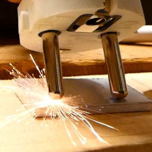 Balkonkraftwerke und die Gefahr des normalen SCHUKO Steckers