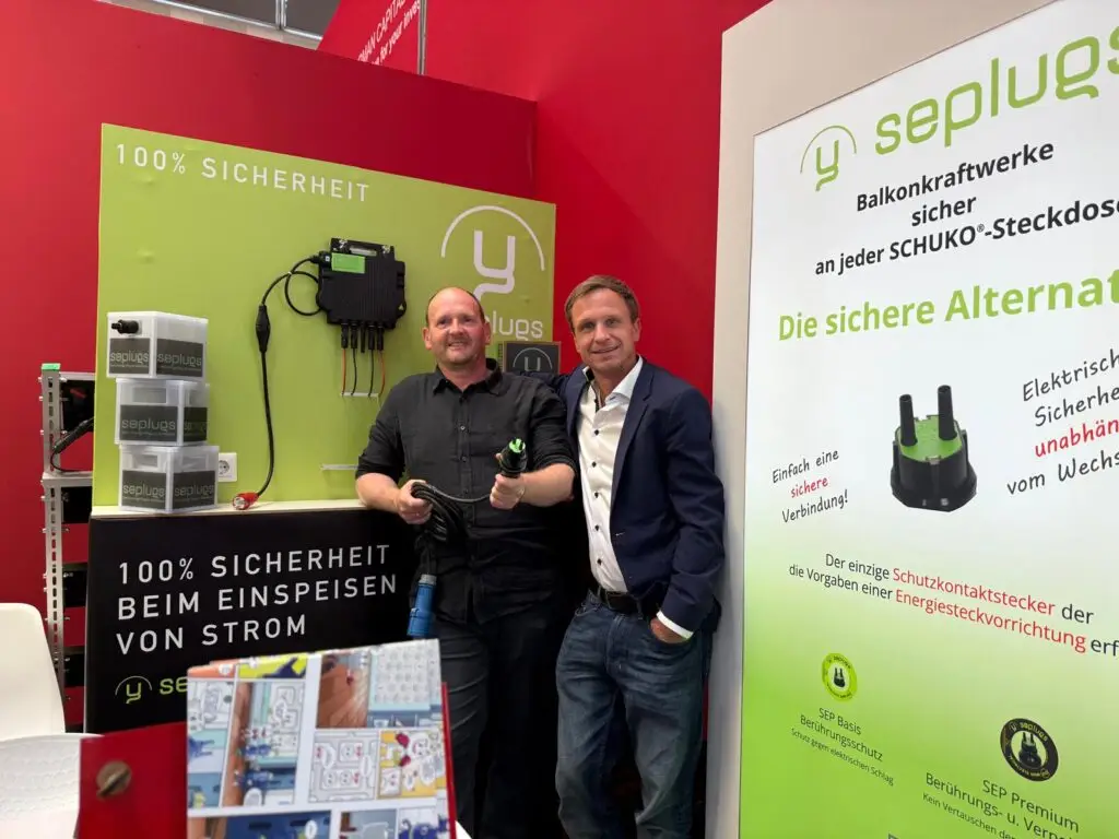 seplugs Messestand Intersolar 2025, Markus und Christian